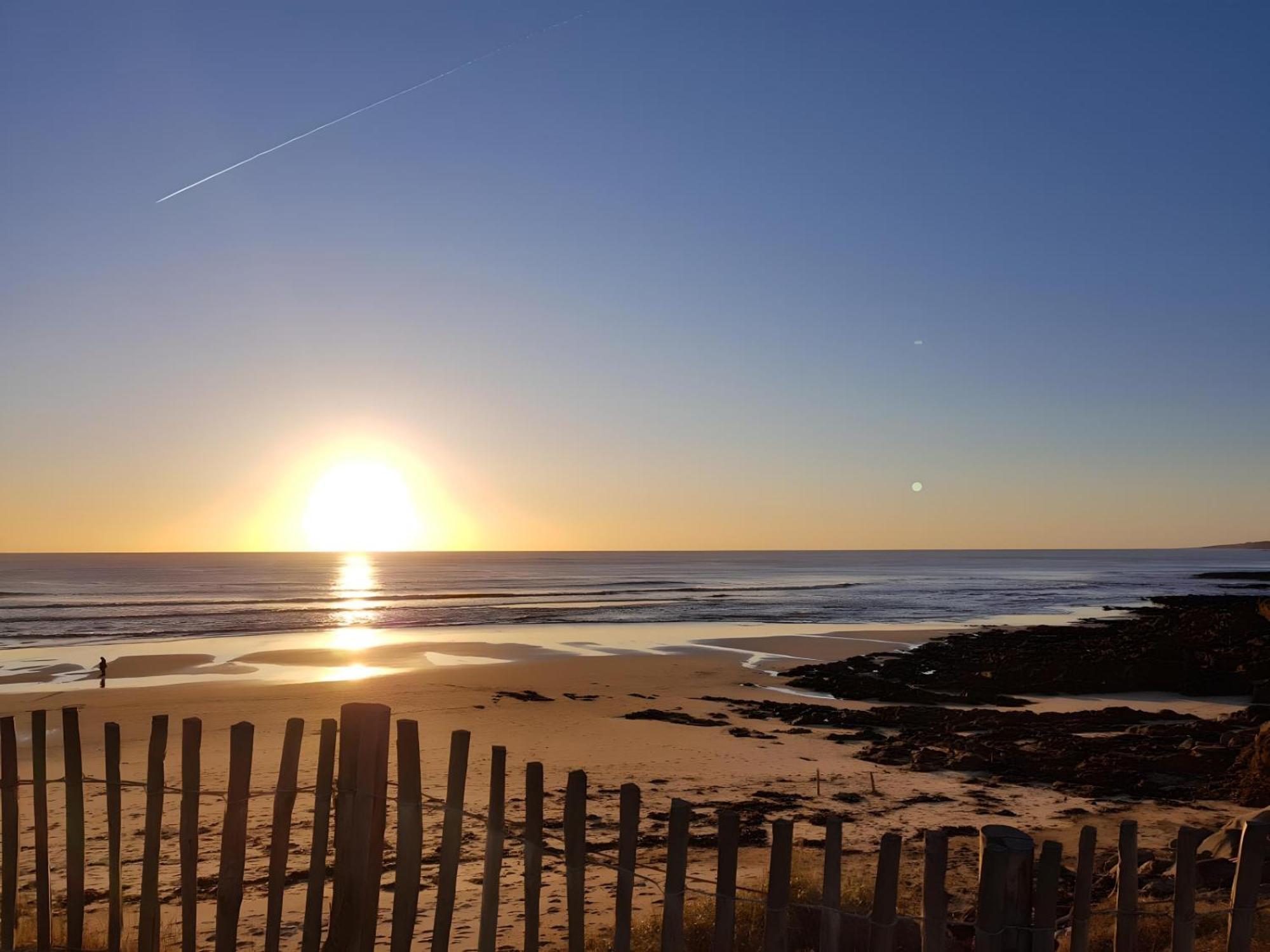 Grand Studio Avec Parking A 10 Minutes Des Plages Lorient Bagian luar foto