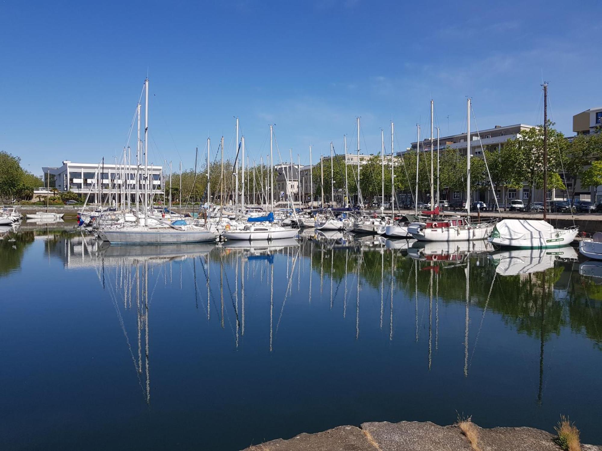 Grand Studio Avec Parking A 10 Minutes Des Plages Lorient Bagian luar foto